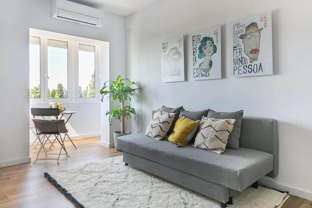 Spacious Apt Campo D'Ourique With Ac Lisbon