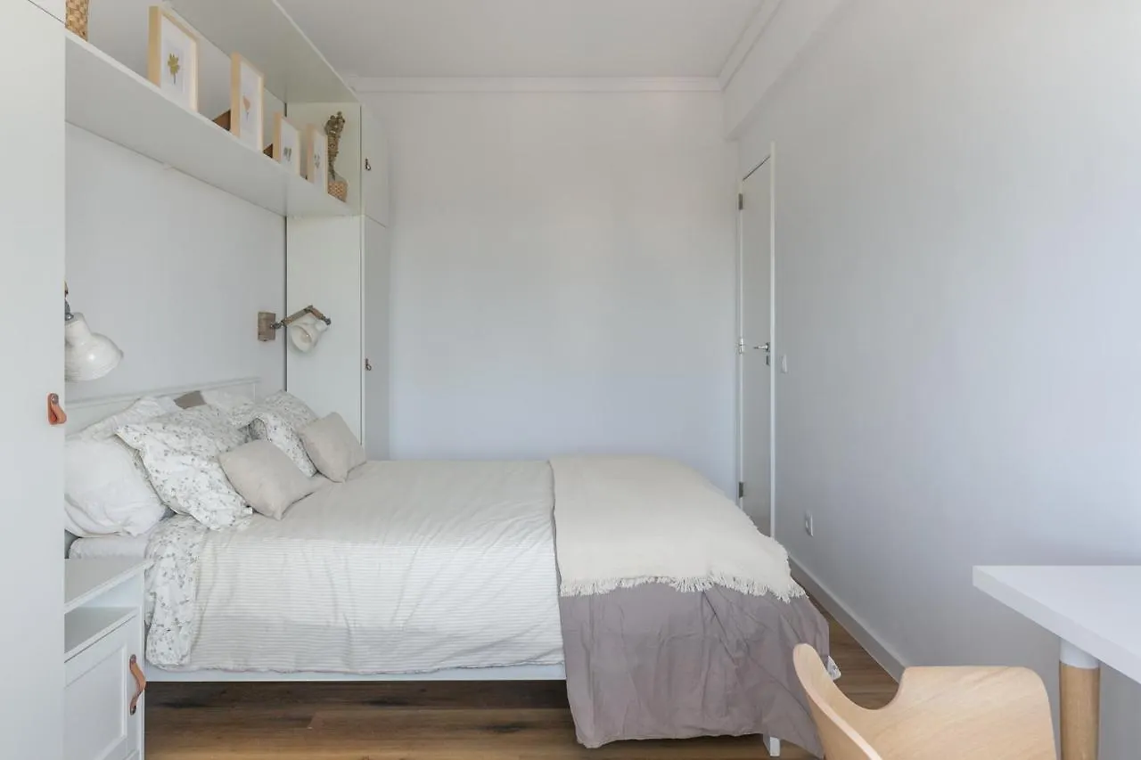 Spacious Apt Campo D'Ourique With Ac Lisbon Apartment