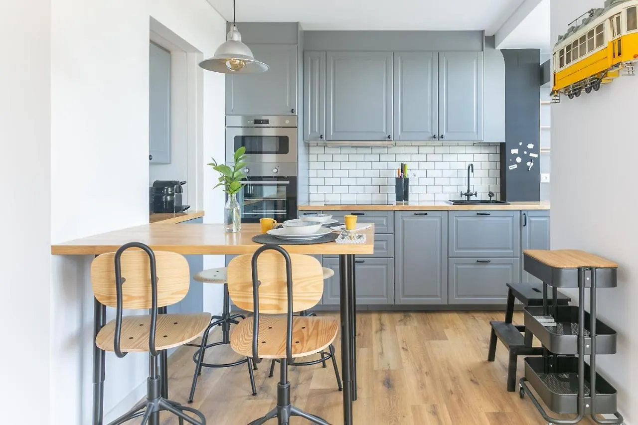 Spacious Apt Campo D'Ourique With Ac Lisbon Portugal