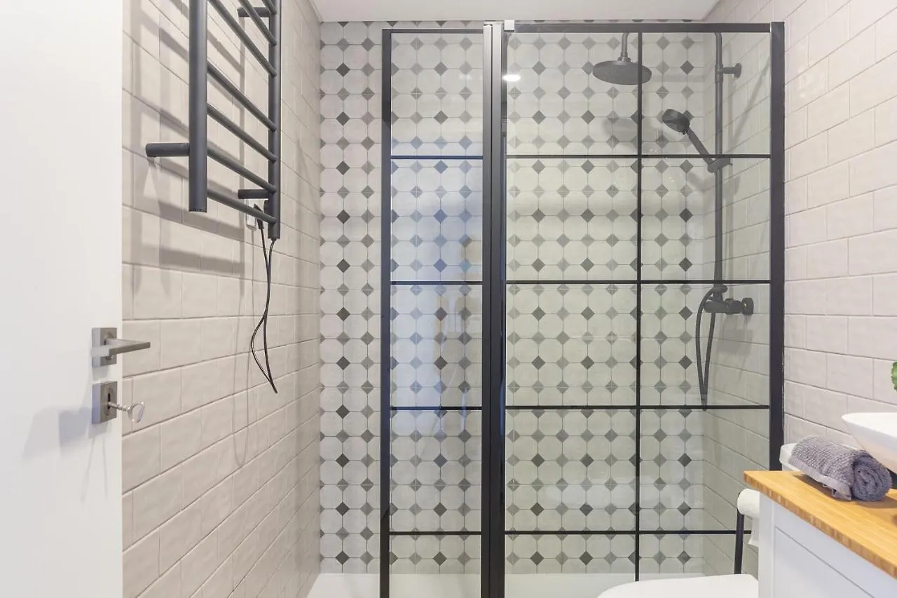 Spacious Apt Campo D'Ourique With Ac Lisbon Apartment
