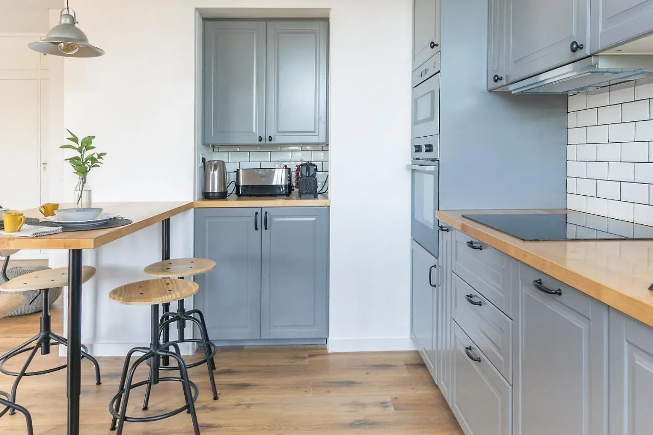 Spacious Apt Campo D'Ourique With Ac Lisbon Apartment